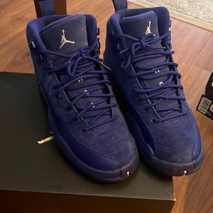 Hardly worn, size 6Y.